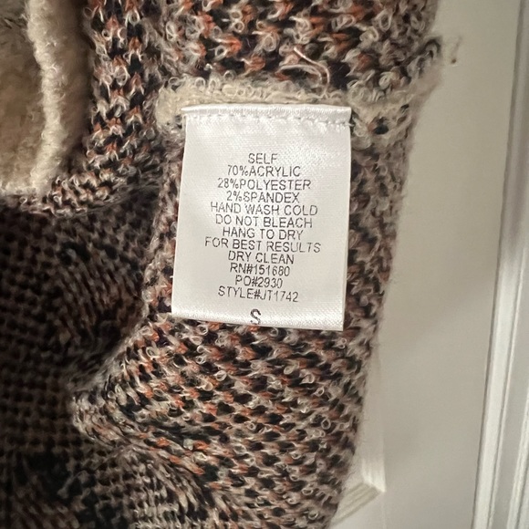 Sweater- Small - Picture 7 of 7